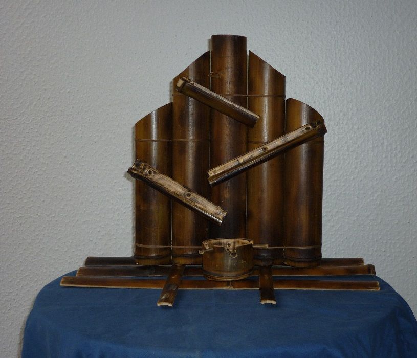 Fonte de bambu de fabrico artesanal. Com a opção de eletrobomba subme