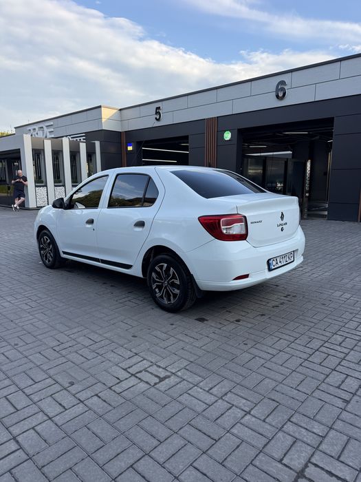 Renault Logan 2 2016 1.2 газ бензин.