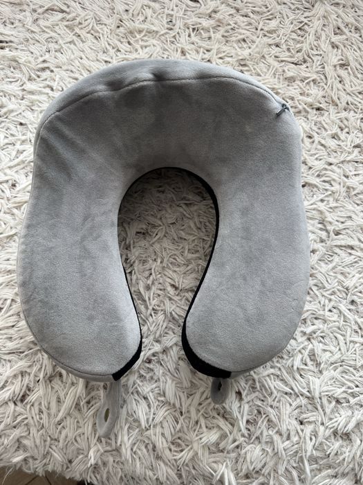 Подушка жля подорожей