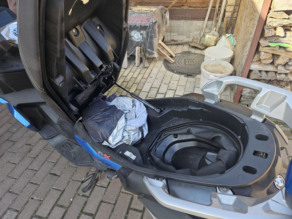 Продам скутер bmw c400x