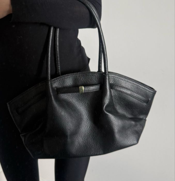 Сумка чорна містка