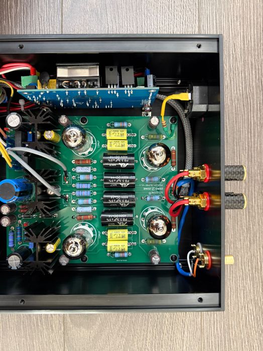 Гибридный усилитель мощности, HB1_11N/P - класс D, на 100 ватт 4 Ом.