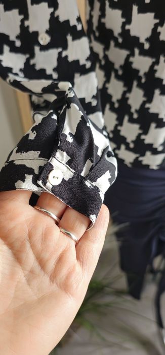 Bluzka czarno biała minimal elegant Old Money mankiety rozmiar XS,S ,M