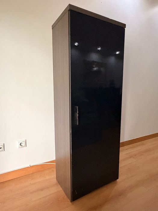 Móvel de Apoio Wengué e Preto Lacado – 145 cm Altura