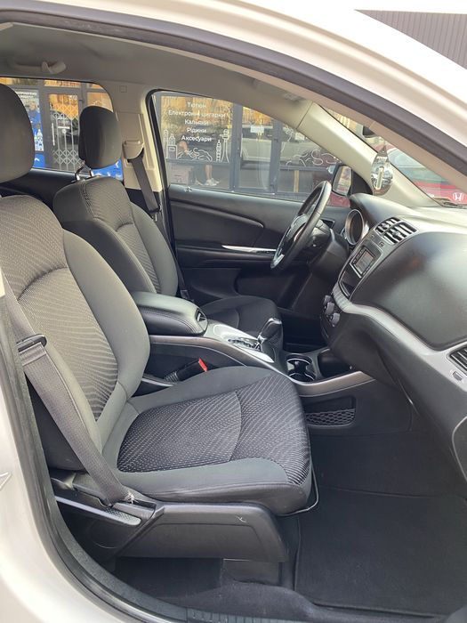 Dodge Journey 2018 VIN 3C4PDCAB9JT529701 фото оголошення 5 з 8