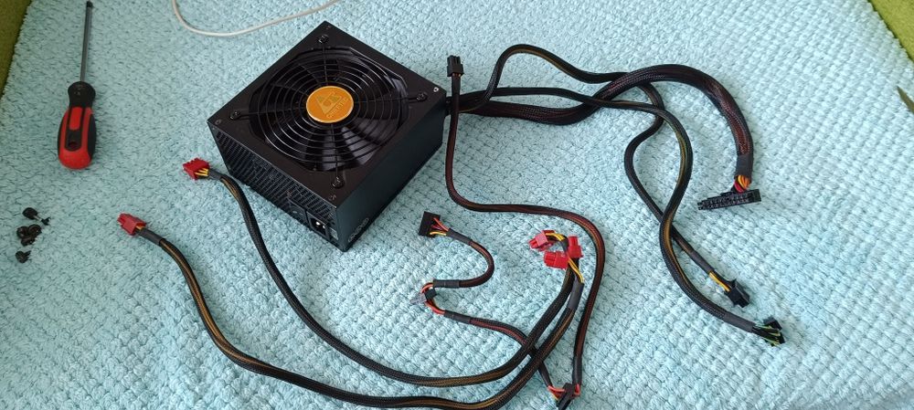 Блок живлення chiftec 750 вт