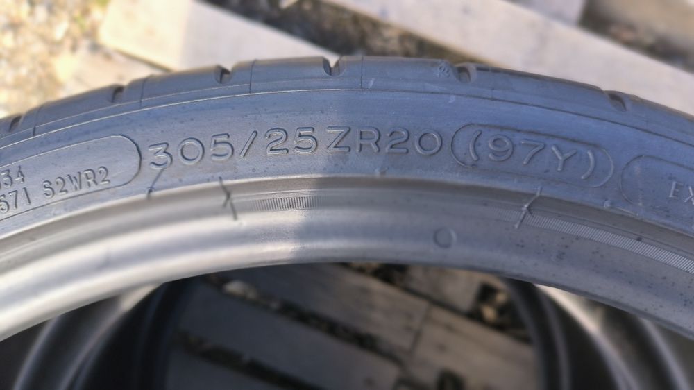 Резина 305.25.R20 i 265.30.R20.Ціна вказана за 1 шт.