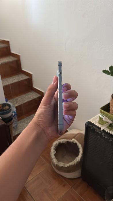 Iphone 14 azul bebe