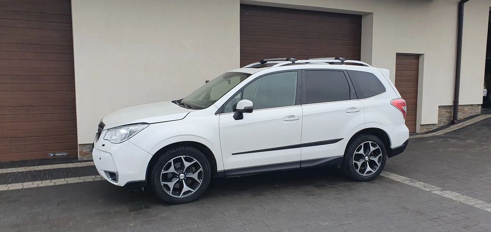 Subaru Forester 2.0 241KM Salon PL1 wl. Bogate wyposażenie. Po malej kolizji