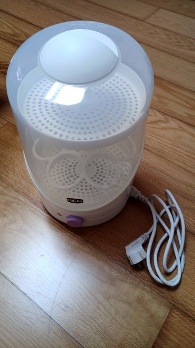 Esterilizador de biberões de marca Chicco