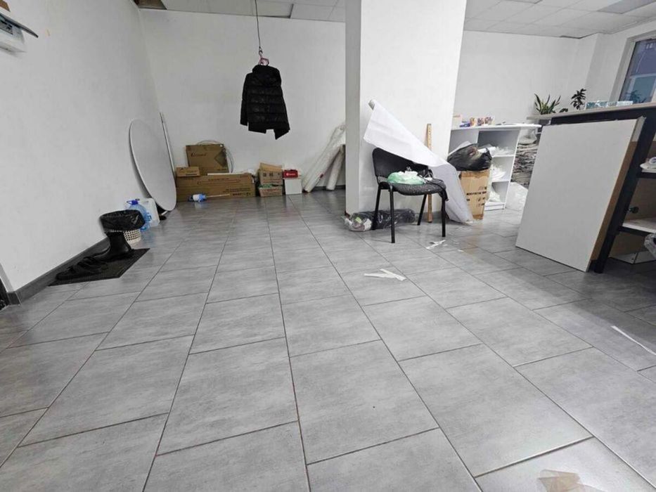 Продаж приміщення Зарічанська 3/1