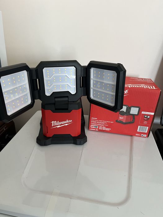 Прожектор -ліхтар milwaukee 2368-20  4500 люменів