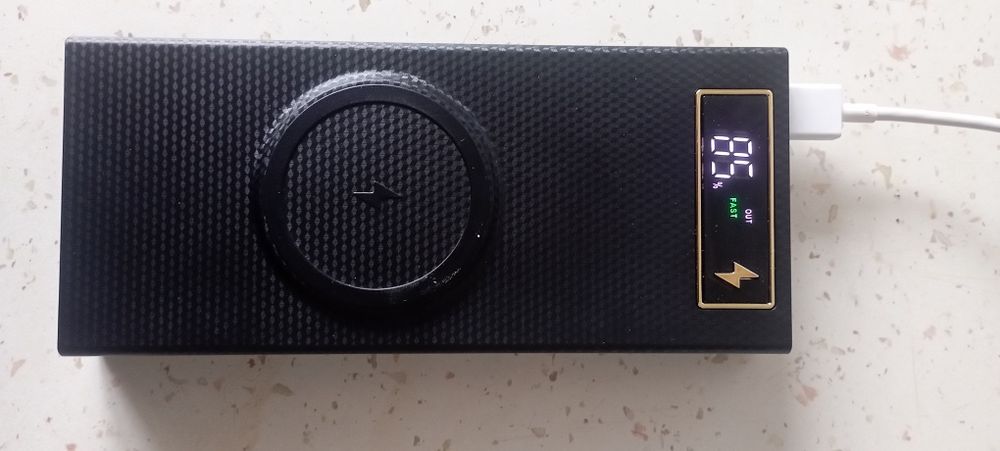 Повер банк 20000+