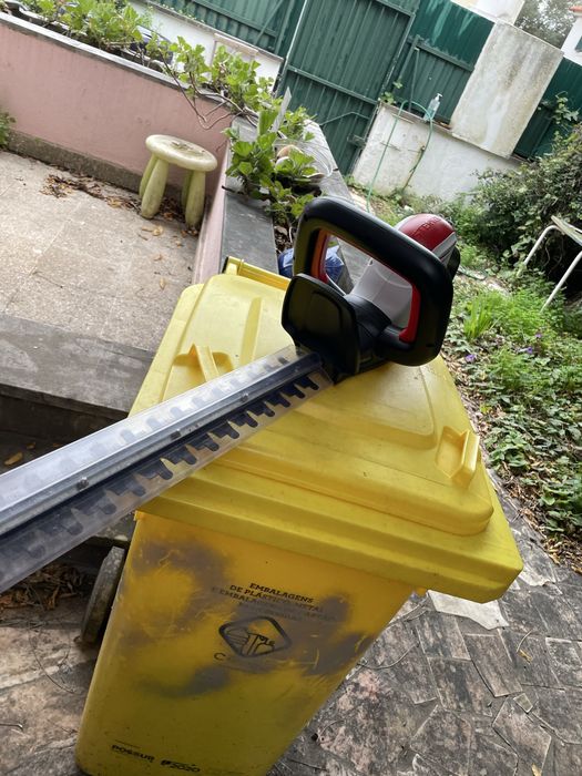 Serra-sabre eletrica como nova!