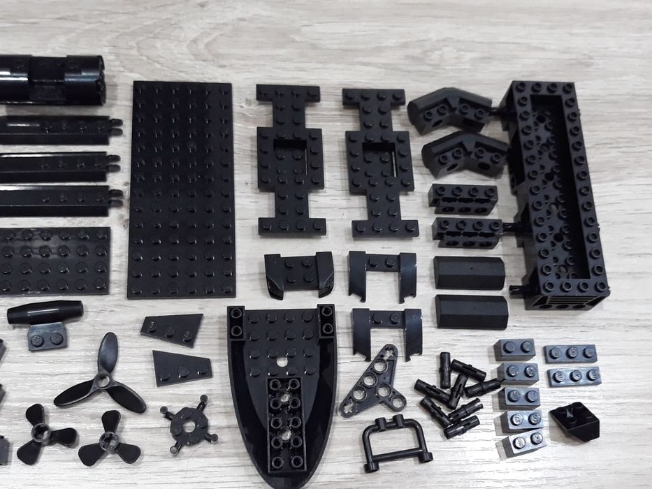Klocki Lego ‐czarne elementy