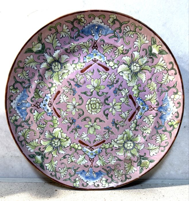 Muito raro antigo prato asiático Familia Rosa com lotus e morcegos