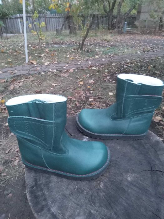 Продам детские кожаные сапоги(Германия)
