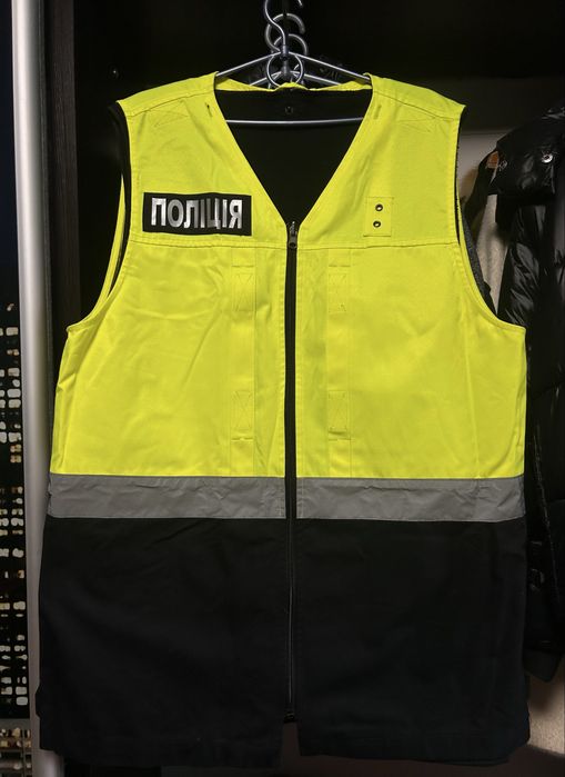 Однострій. Світловідбивна жилетка на флісі Поліція нова.