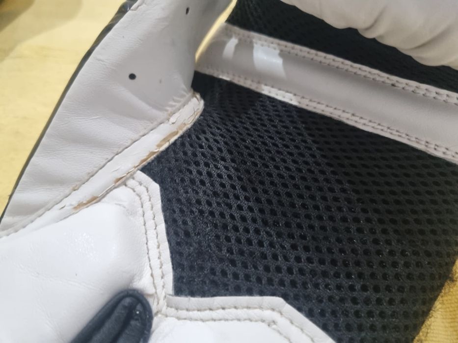 Luvas de Boxe ver fotos de estado