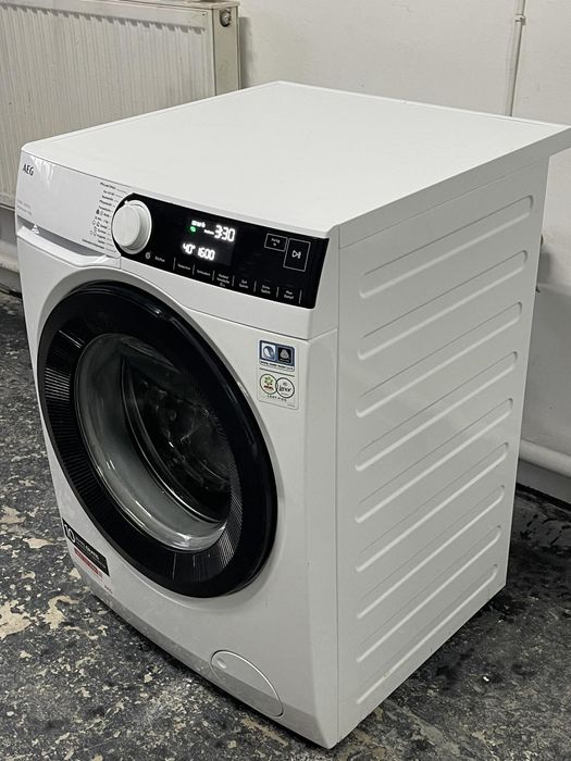 Пральна машина з фунцією парового освіження AEG LR7A70690