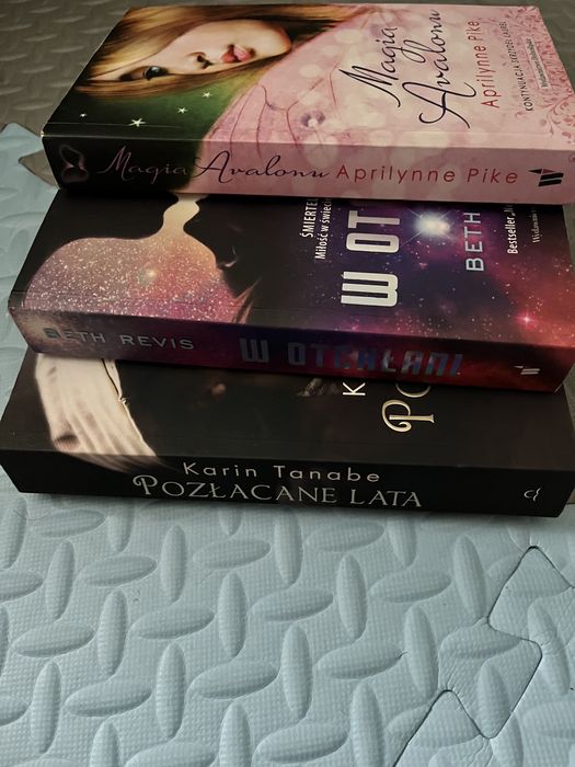 Zestaw trzech ksiazek