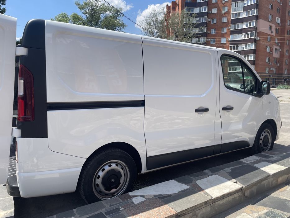 ОPEL VIVARO  BABESTO  1,6 дизель грузовой