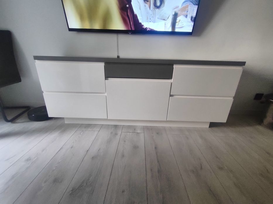 Komoda z szufladami