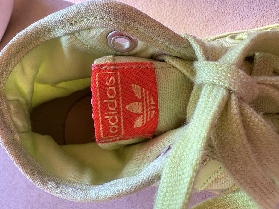 Buty adidas neonowe