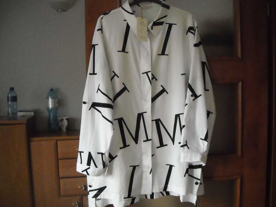 Bluzka z nadrukiem - nowa