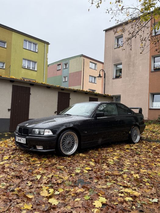 BMW E36 Coupe / 2.8 / Manual