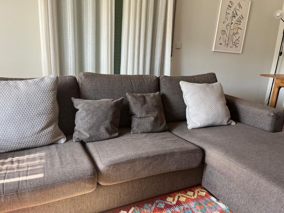 Sofá com chaise longue