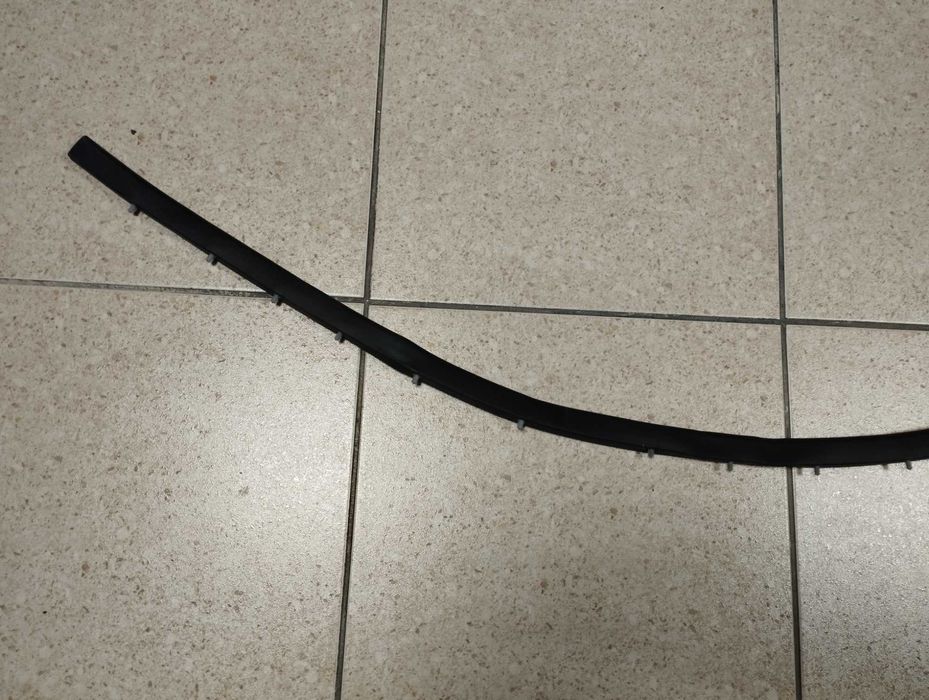 BMW X3 G01 Ущільнювач уплотнитель капота передній резина 51767397485