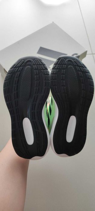 Sapatilha infantil Adidas RunFalcon 3.0 - NOVAS!