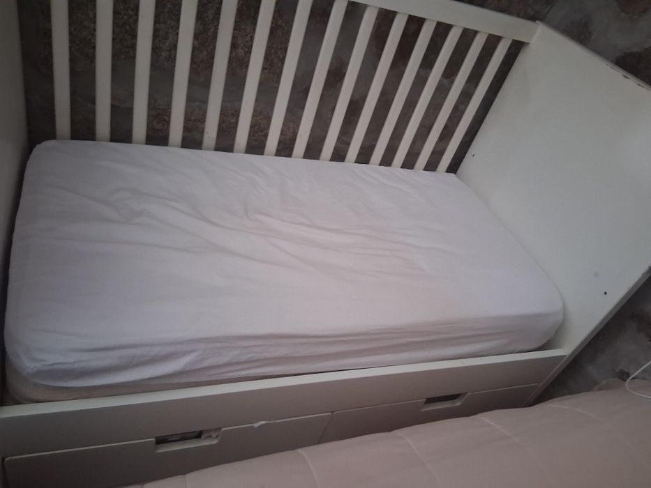 Berço/cama de bebé criança com colchão