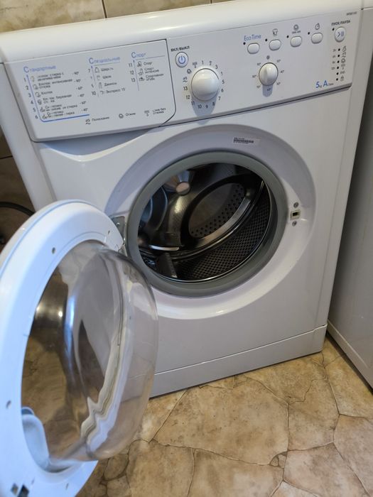 Пральна машина INDESIT (IWSB5105)