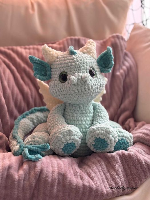 Pluszowy pastelowy smok prezent dla dziecka na urodziny, bociankowe