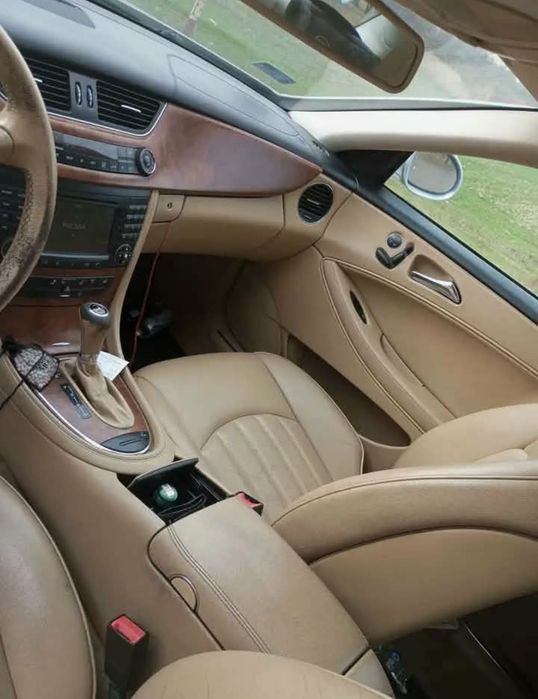 Sprzedam mercedesa w dobrym stanie na bieżąco użytkowany