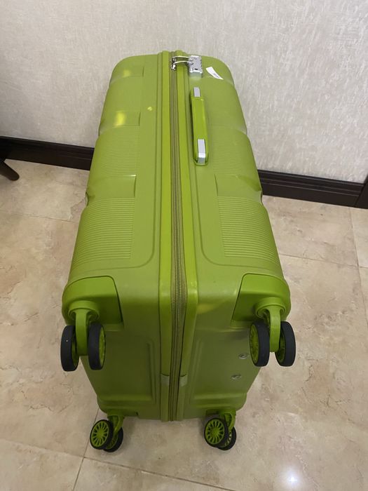 Дорожный чемодан Kono Luggage