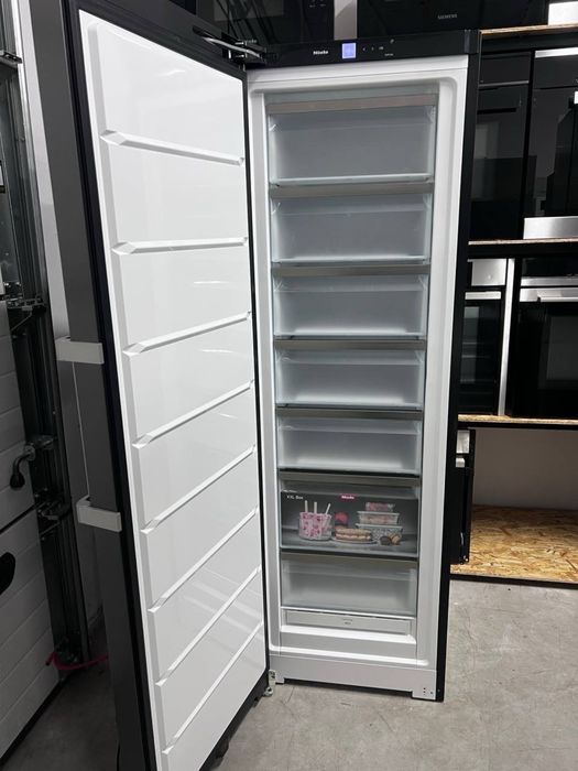 Графітова морозильна камера Miele FNS 4782 D/24рік/1,85м/