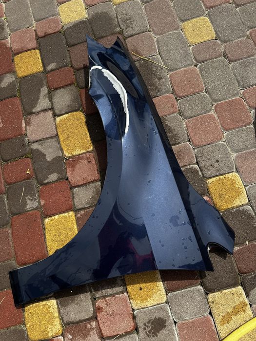 Крило Гольф 7 з правоі сторони