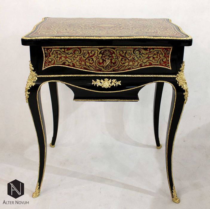 Elegancki stolik - toaletka w stylu Boulle