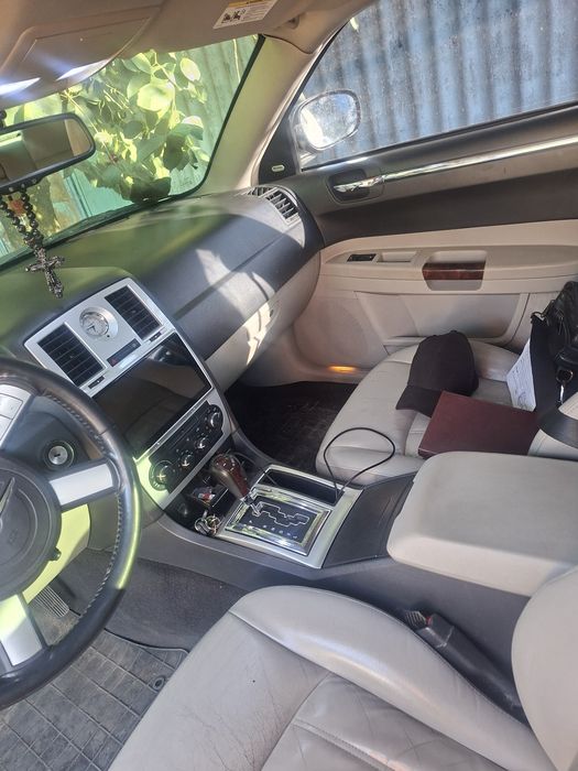 Chrysler 300С. 2.7
