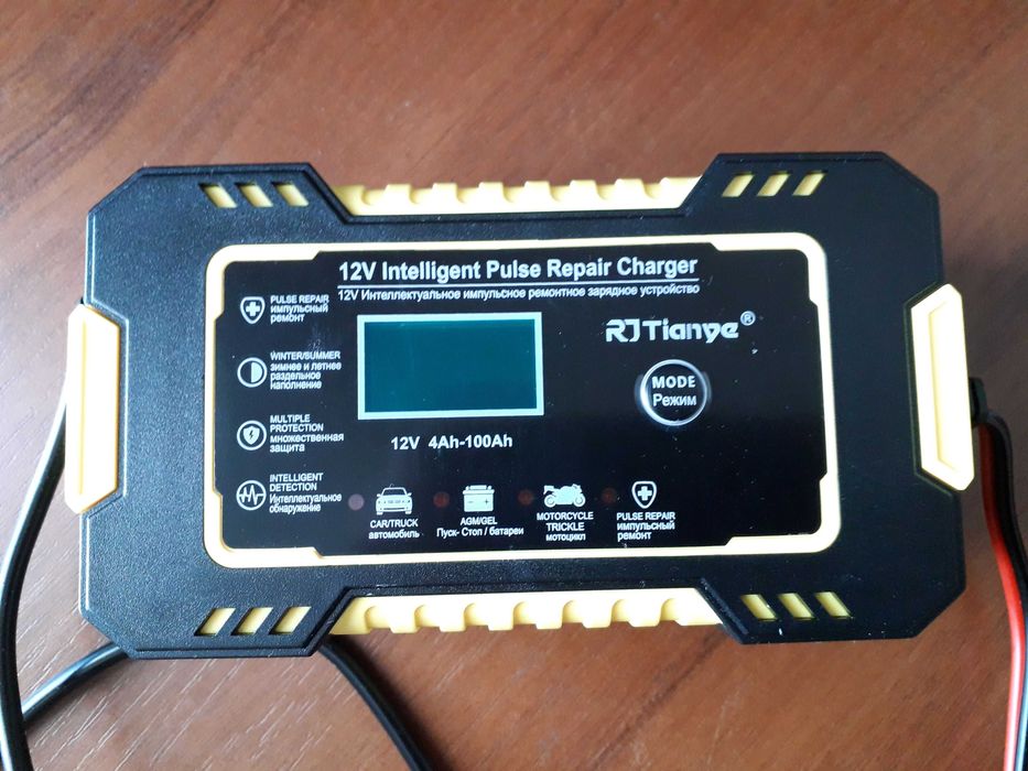 Автомобільний зарядний пристрій RJTianye RJ-C120501A.