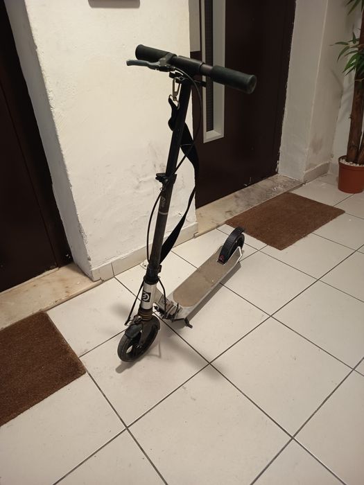 Trotinete Oxelo Mid 9 com Suspensão e Travão de Disco/Mão – Cinza/Pret
