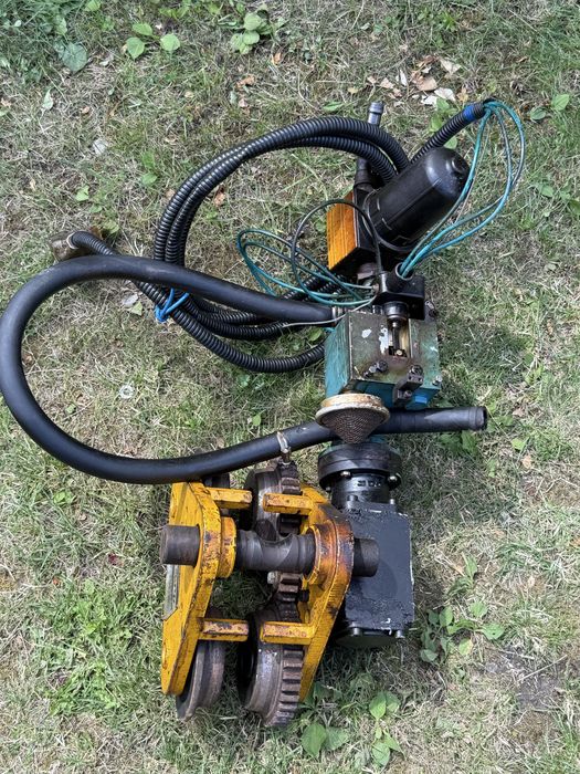 Atlas Copco LLA 2500 – pneumatyczna wciągarka  łańcuchowa 2,5 t z wózkiem jezdnym