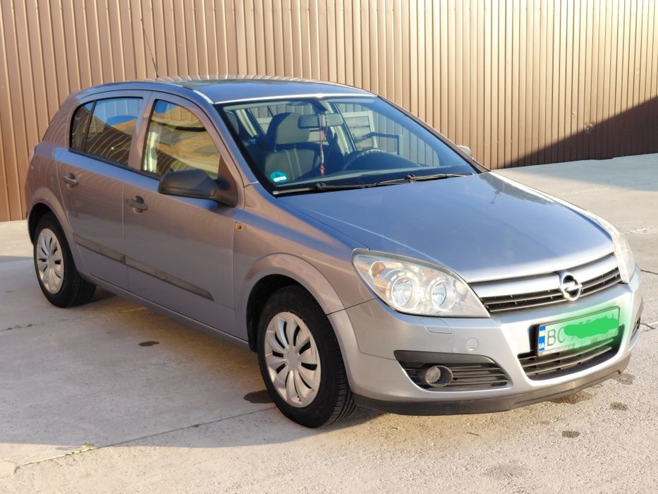 Opel Astra H 2004  1,4 бензин