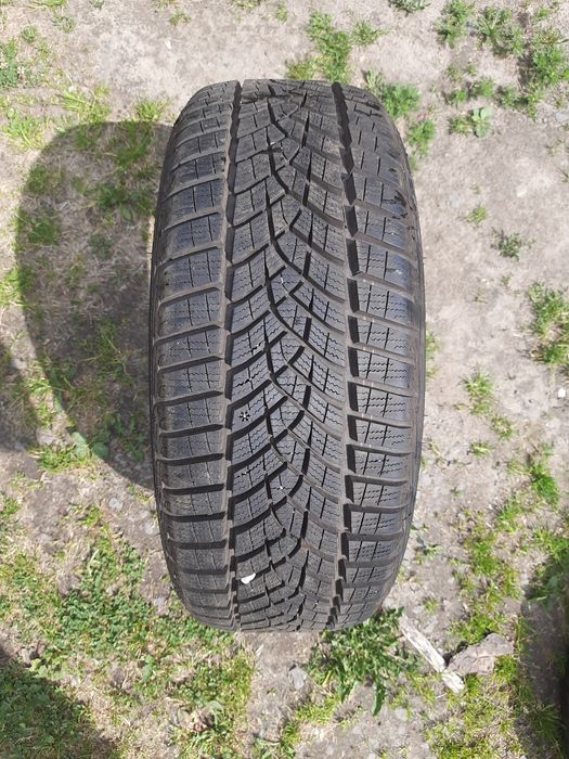 Opona 195/50R16 88H Goodyear UltraGrip Performance+