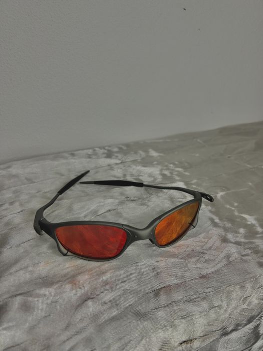 Óculos juliet vermelhos e cinza (metal)