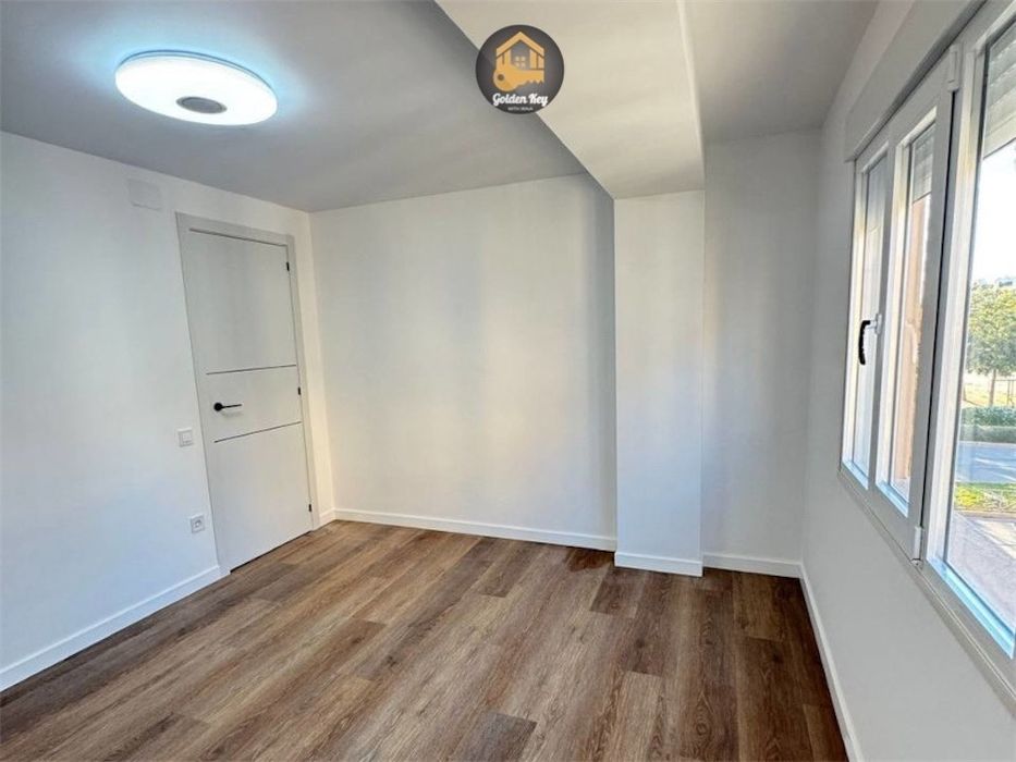 Продам Квартиру 64м2, спальні 3, поверх 2, ВАЛЕНСІЯ