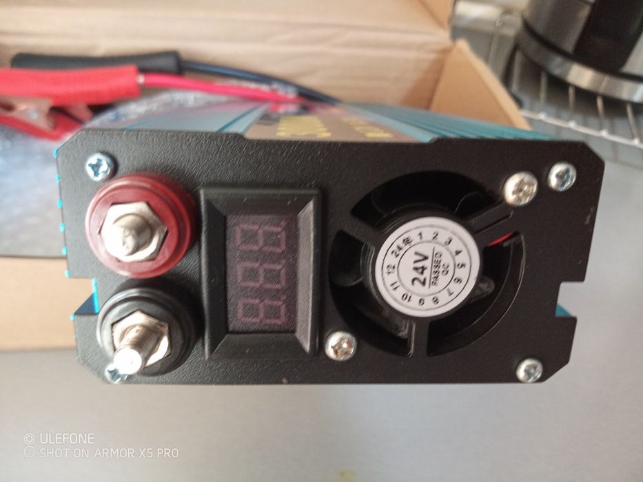 Інвертор 24в 220в